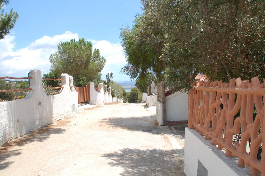 Apartments Casa Vacanze Porto Pino Exterior foto